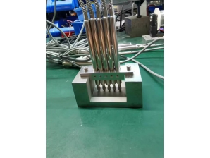 <b>米朗多個LVDT8位移傳感器近距離安裝，高鐵鋼軌面和火車輪軌表面檢測方案。</b>